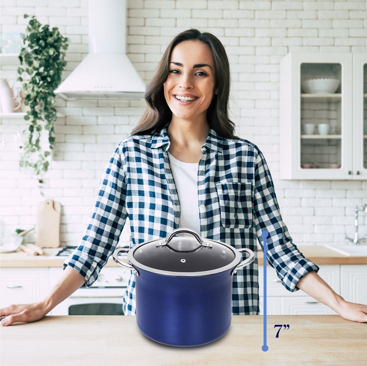 Concord 7 Quart Sapphire stock pot size comparision with a female 