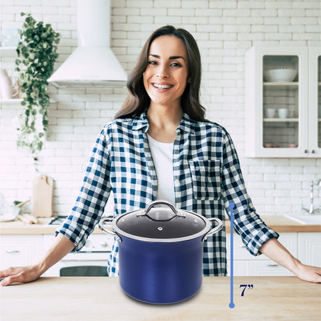 Concord 7 Quart Sapphire stock pot size comparision with a female 